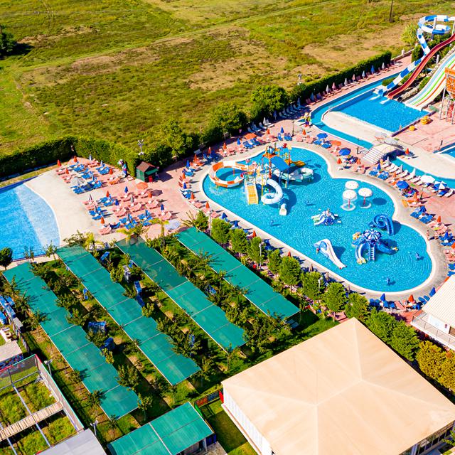caretta-beach-hotel-waterpark