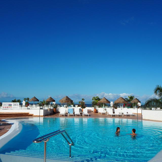 aparthotel-flamingo-beach-mate