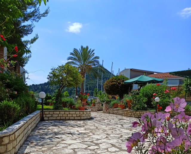 captains-seafront-apartments