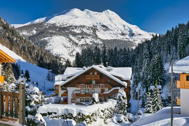 Wellness 4* Arabba - Dolomiti Superski € 1338,- | restaurant(s), wellness, wifi, tennisbaan, sauna, kluisje op kamer, parkeerplaats, zwembad, fitness