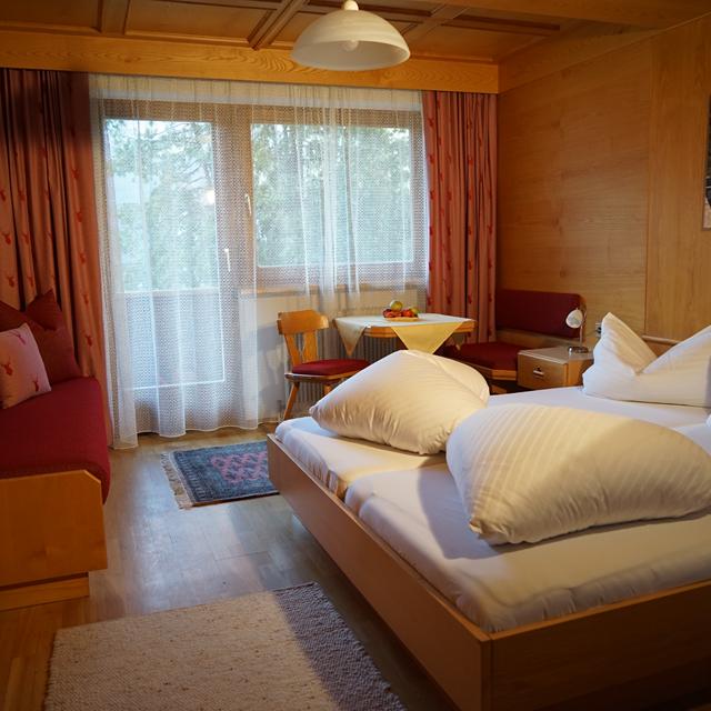 pension-villa-cornelia-logies-ontbijt