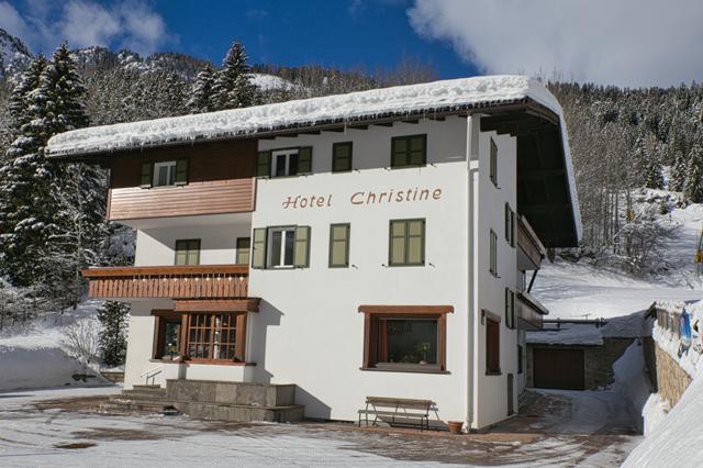 Wintersport Dolomiti Superski € 938,- ➤ Hotel Christine