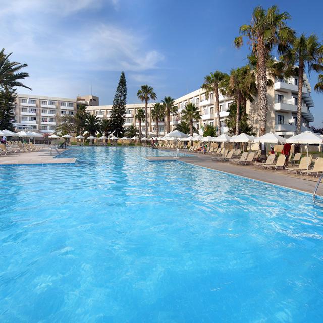 hotel-louis-phaethon-beach