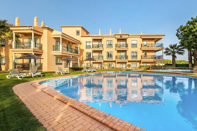 Last minute 4* Albufeira € 304,- | zwembaden