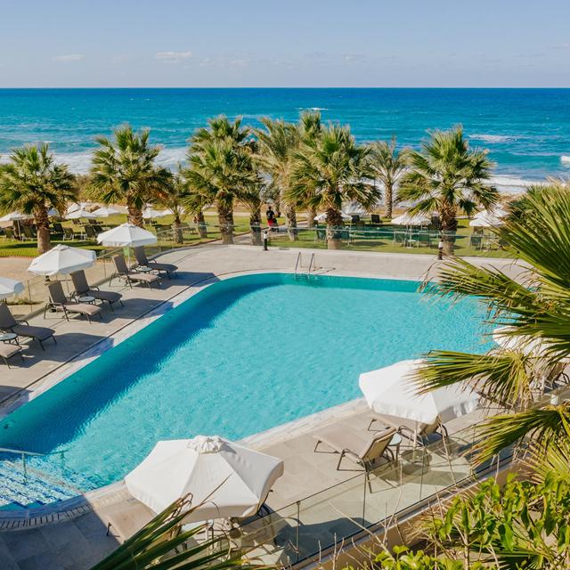 hotel-louis-paphos-breeze