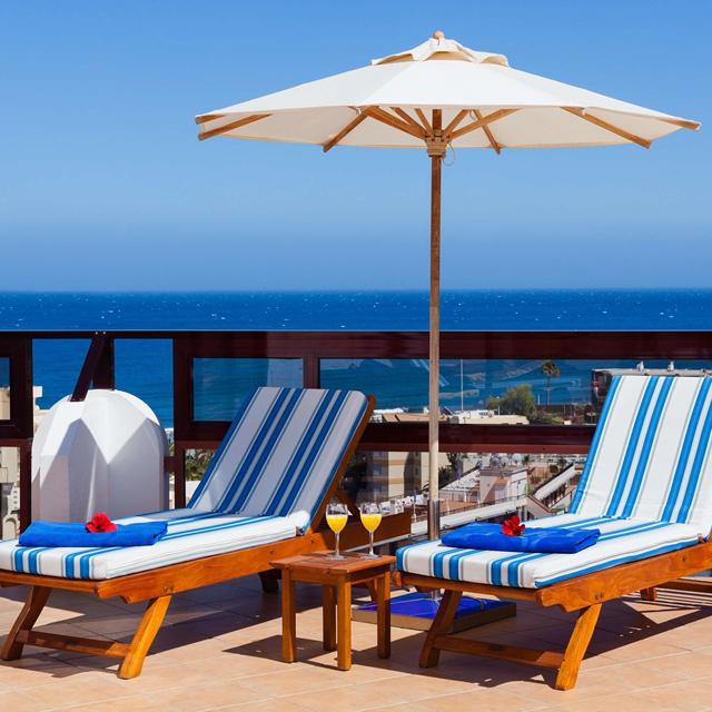 hotel-seaside-sandy-beach