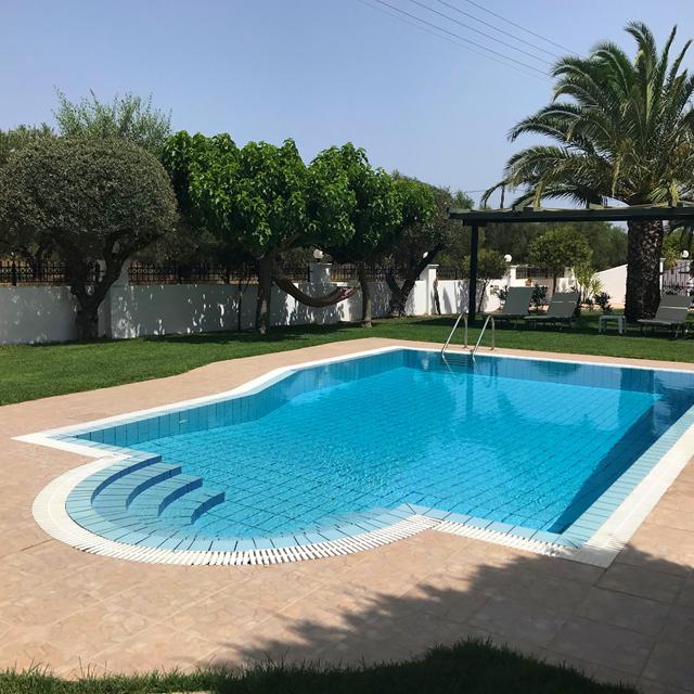 villas-anogia-met-privezwembad