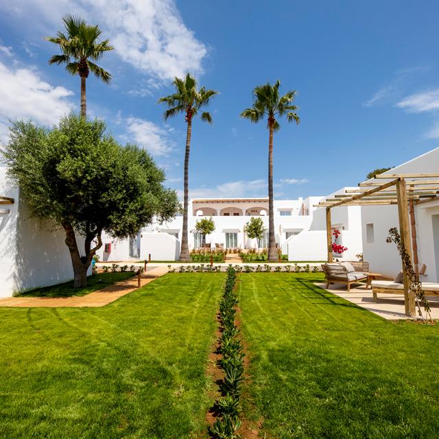 hotel-eques-petit-resort