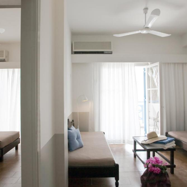 hotel-kamari-beach