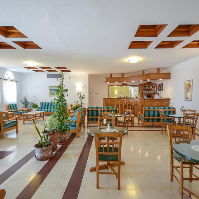 proteas-hotel-suites