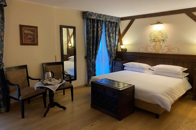 Sneeuwzeker 4* Monterosa € 854,- ✓ hond is welkom, wifi, wellness, parkeerplaats, fitness, zwembad, sauna, kluisje op kamer, restaurant(s)