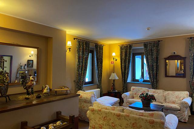 Sneeuwzeker 4* Monterosa € 854,- ✓ hond is welkom, wifi, wellness, parkeerplaats, fitness, zwembad, sauna, kluisje op kamer, restaurant(s)