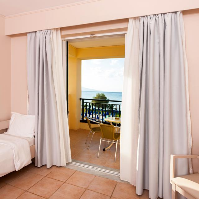 hotel-alykanas-village