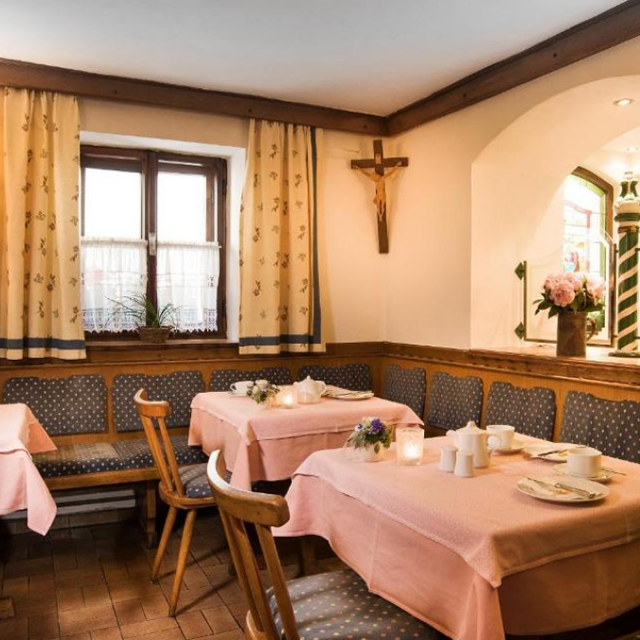 landhotel-steindlwirt-logies-ontbijt