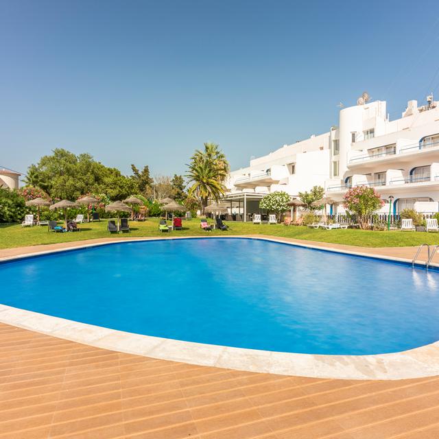 aparthotel-carvoeiro-garden