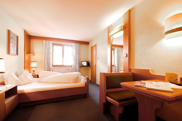 Sneeuwzeker 3* Sölden-Hochsölden € 911,- ❖ Sunweb