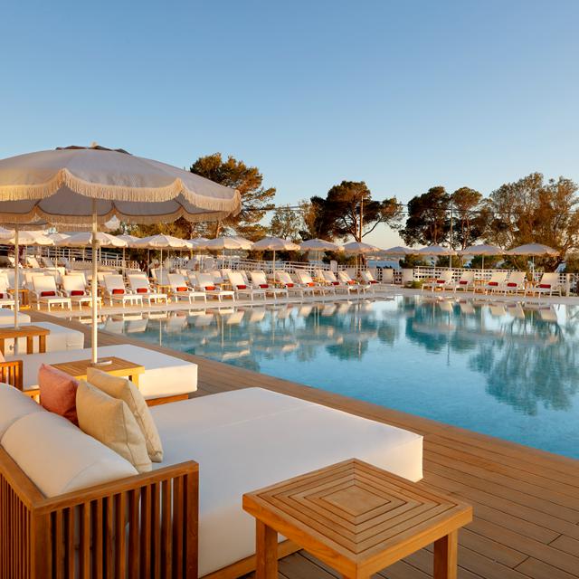 trs-ibiza-hotel-the-signature-level-adults-only