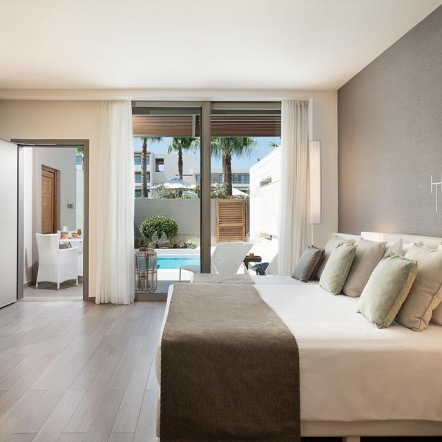 avra-imperial-hotel