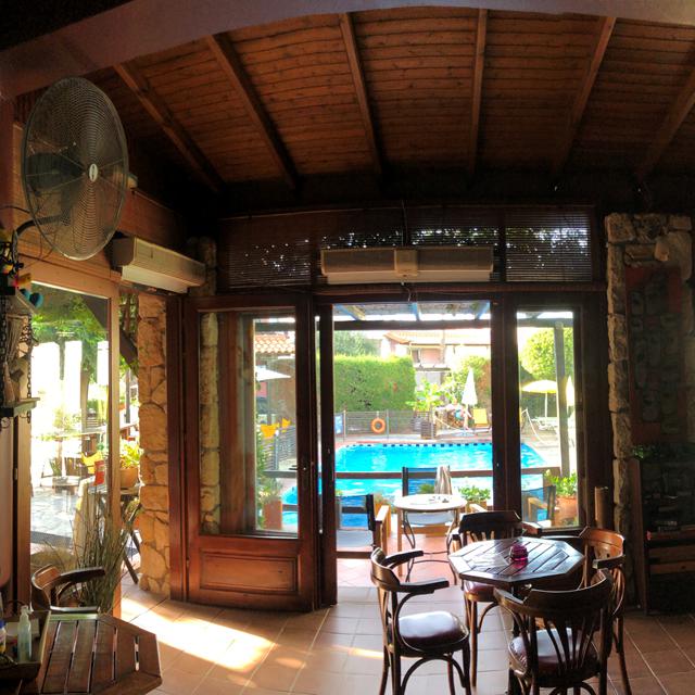 hotel-ammon-garden