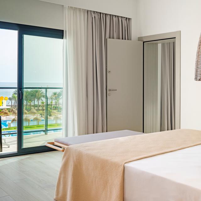hotel-cabogata-beach