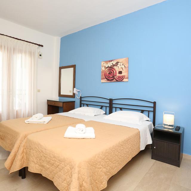 pella-house-studios-apartments