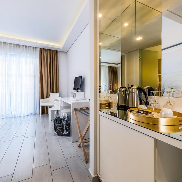 hotel-diamond-deluxe-adults-only