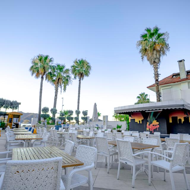 hotel-golden-rock-beach