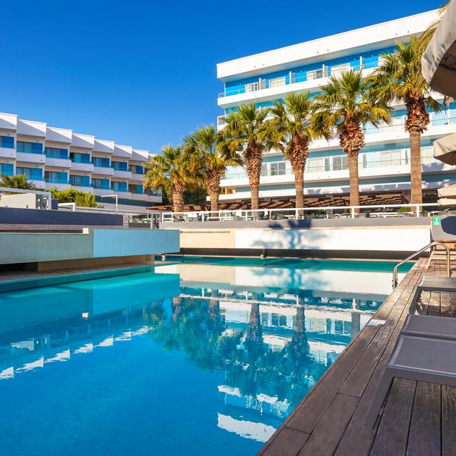 hotel-blue-sea-beach