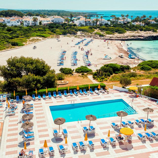 hotel-globales-calan-bosch