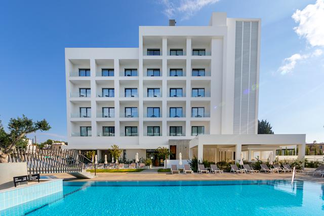 Appartement 4* Cyprus € 646,- 【Anemi Hotel and Suites】