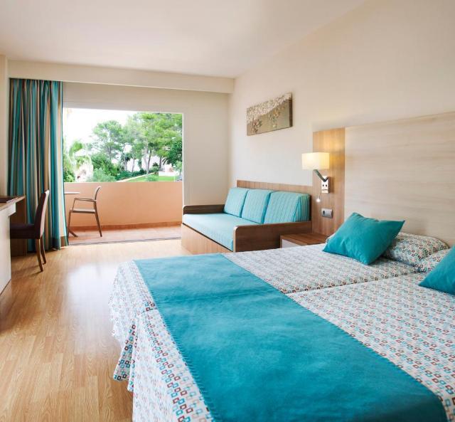 Vakantie Invisa Figueral Resort in Playa es Figueral (Ibiza, Spanje)