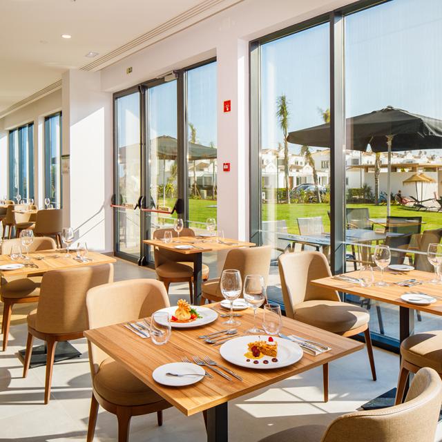 hotel-ap-cabanas-beach-nature-logies-en-ontbijt