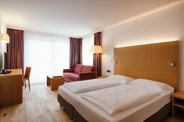 Skivakantie 4* Badia - Dolomiti Superski € 1237,- ⁂ fitness, restaurant(s), parkeerplaats, wellness, kluisje op kamer, wifi, sauna