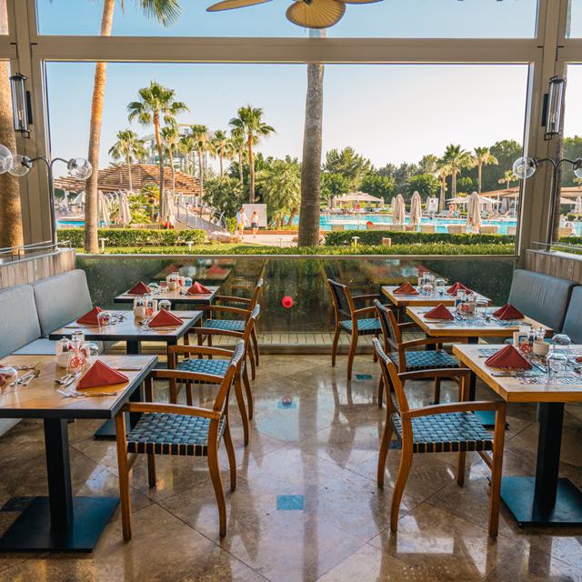 Hotel Lara Barut Collection