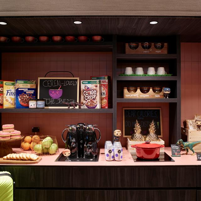 hotel-moxy-athens-city