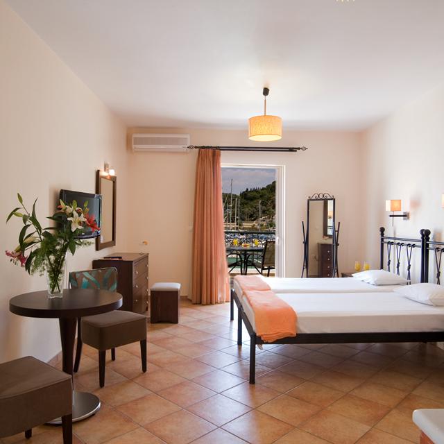 athesis-hotel-apartments-voorheen-iris