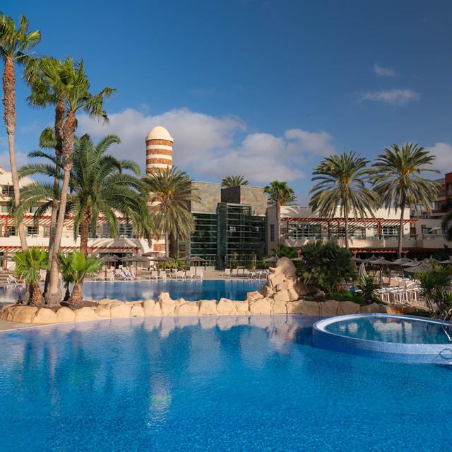 hotel-elba-carlota