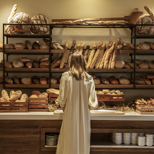 domes-aulus-zante-autograph-collection