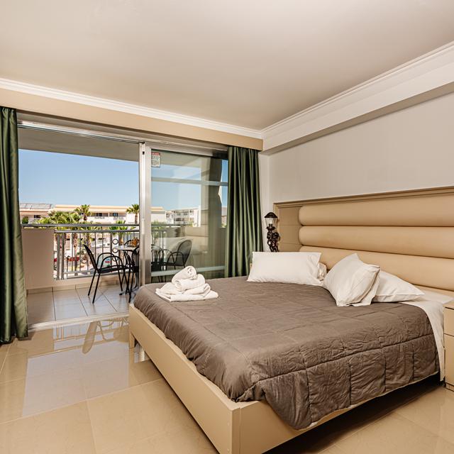 caretta-beach-hotel-waterpark