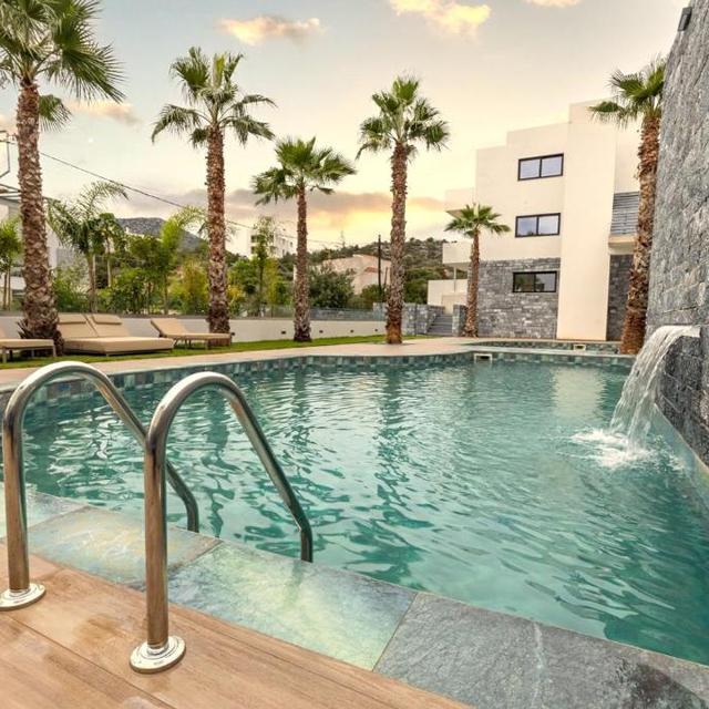 lazar-lux-beach-walk-apartment-suites