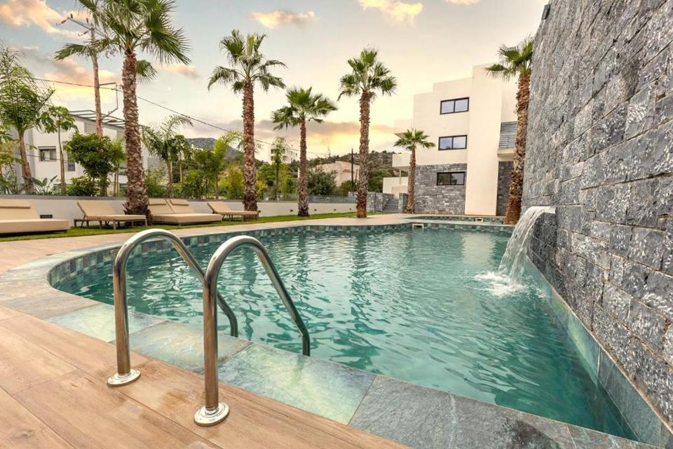 Lazar Lux & Beach Walk Apartment Suites