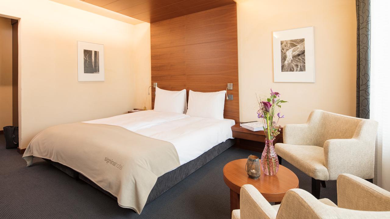 8 Dagen logies/ontbijt Signinahotel