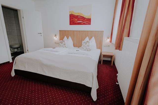 Wintersport 3* Bruck - Zell am See-Kaprun € 877,- 【parkeerplaats, wellness, wifi, restaurant(s), sauna, kluisje op kamer, fitness】