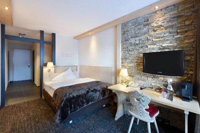 1-persoonskamer balkon 4* Zwitserland € 1216,- 【eigen vervoer】