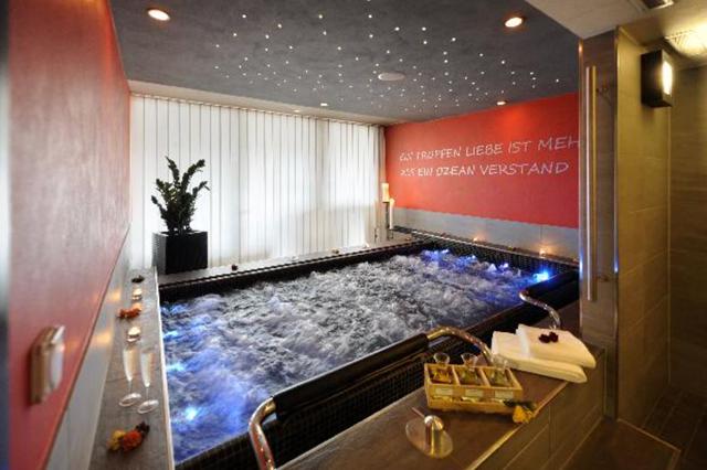 1-persoonskamer balkon 4* Zwitserland € 1216,- 【eigen vervoer】