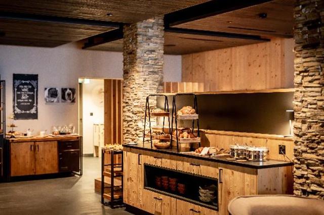 1-persoonskamer balkon 4* Zwitserland € 1216,- 【eigen vervoer】