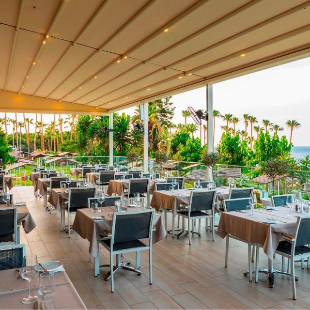 hotel-cavo-maris-beach