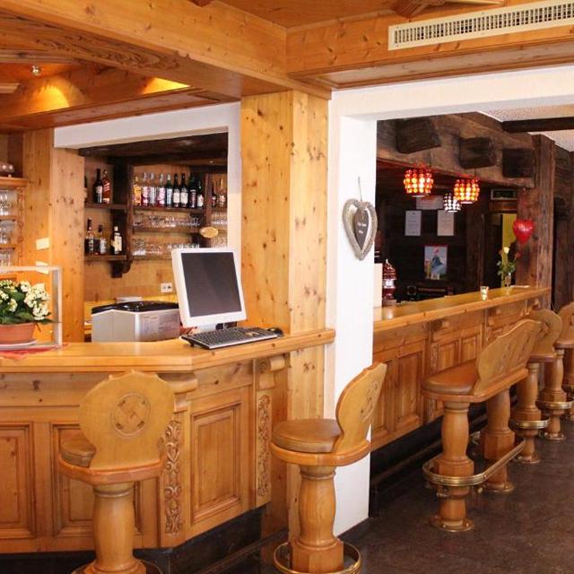 Hotel Eden — uitzicht over Saas-Grund, Saastal (miniatuur)