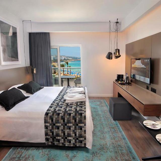 hotel-okeanos-beach