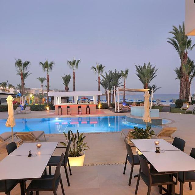 hotel-okeanos-beach